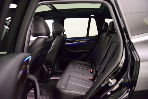 Used 2018 BMW X3 xDrive30i image 11