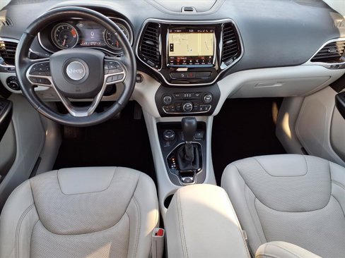 Used 2019 Jeep Cherokee Limited image 3