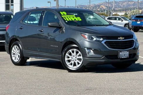 Used 2019 Chevrolet Equinox LS w/ LPO, Cargo Package image 2