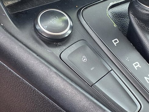 Used 2016 Ford Focus SE w/ SE Winter Package image 11