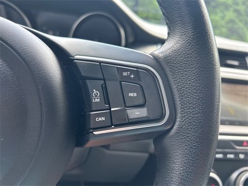 Used 2020 Jaguar E-PACE image 17