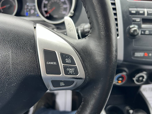 Used 2012 Mitsubishi Outlander SE image 28