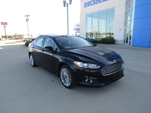 Used 2016 Ford Fusion SE w/ Equipment Group 202A image 3