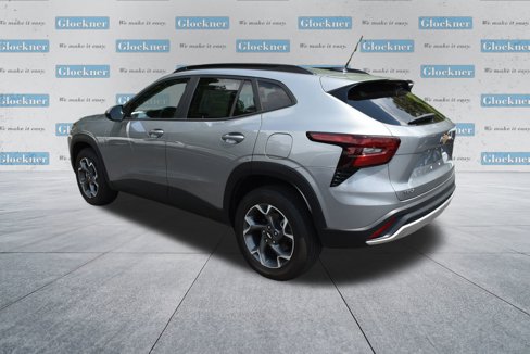 Used 2024 Chevrolet Trax LT w/ Driver Confidence Package image 8