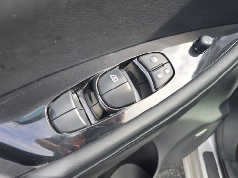Used 2013 Nissan Leaf SL w/ Premium Pkg image 24