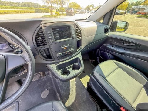 Used 2022 Mercedes-Benz Metris image 18
