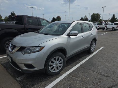 Used 2014 Nissan Rogue S image 2