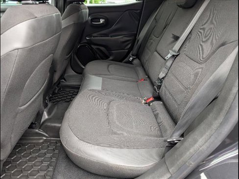 Used 2016 Jeep Renegade Latitude image 7