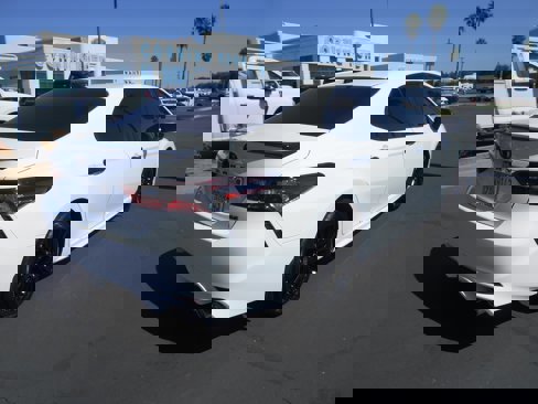 Used 2022 Toyota Camry SE image 4