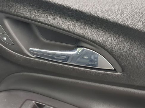 Used 2020 Chevrolet Equinox Premier image 36