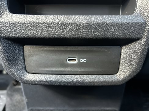 Used 2022 Volkswagen Taos SE image 21