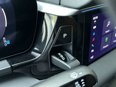 New 2025 Porsche Macan Electric image 24