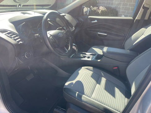 Used 2019 Ford Escape SE image 12
