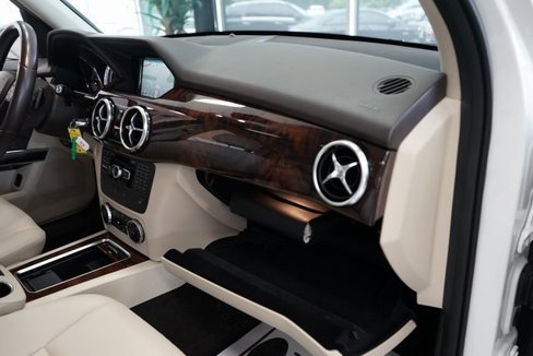 Used 2013 Mercedes-Benz GLK 350 4MATIC image 41