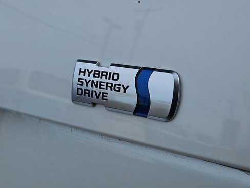 Used 2015 Toyota Prius Three image 28