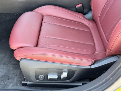 Used 2022 BMW i4 eDrive40 image 12