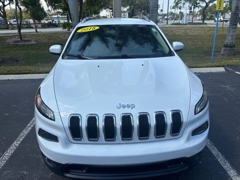 Used 2018 Jeep Cherokee Latitude image 3