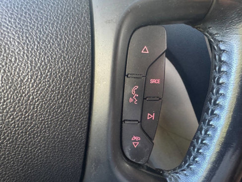 Used 2011 GMC Acadia Denali image 13