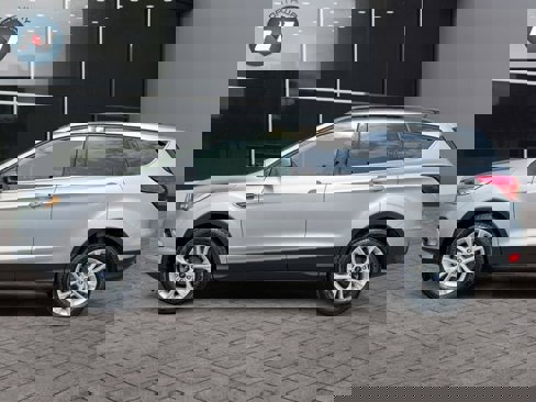 Used 2019 Ford Escape SEL image 2