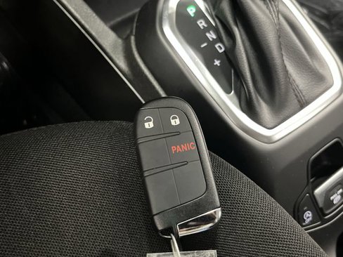 Used 2023 Jeep Renegade Latitude image 26