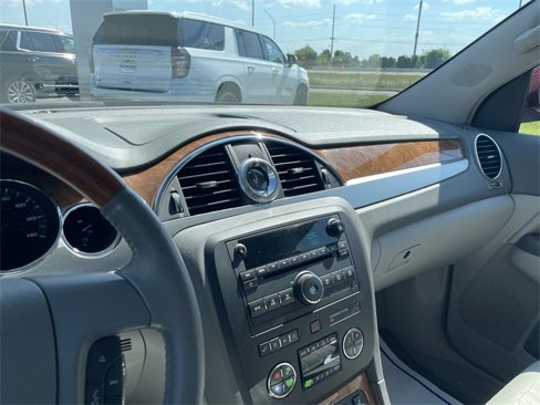 Used 2010 Buick Enclave CXL image 20