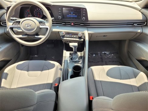 Used 2023 Hyundai Elantra SEL image 15