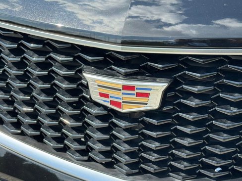 Used 2019 Cadillac XT4 Sport w/ Cold Weather Package image 8