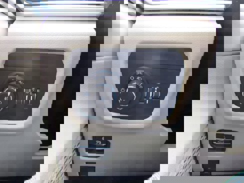 New 2025 Jeep Grand Cherokee Limited w/ Trailer Tow Package image 16
