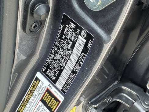 Used 2014 Toyota Avalon Limited image 36