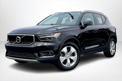 Used 2022 Volvo XC40 T5 Momentum image 3