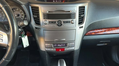 Used 2011 Subaru Outback 2.5i Limited image 23