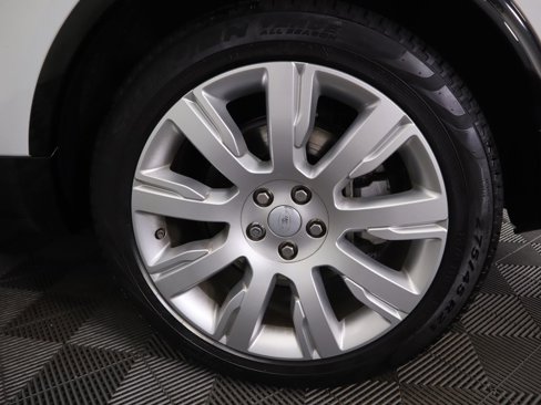 Used 2020 Land Rover Discovery Landmark image 32
