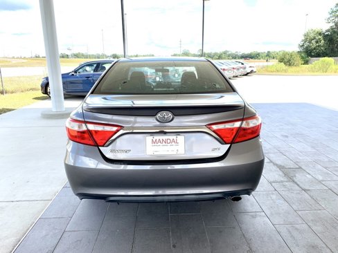 Used 2017 Toyota Camry SE image 6