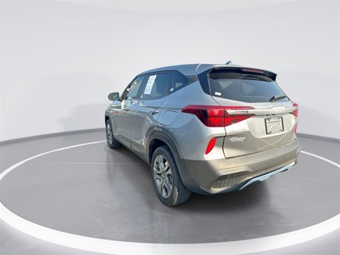 Used 2022 Kia Seltos LX image 6