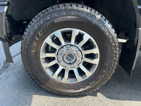 Used 2021 Ford F350 Lariat image 9