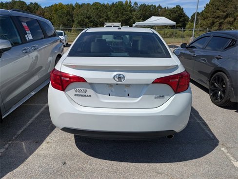 Used 2018 Toyota Corolla XSE image 3