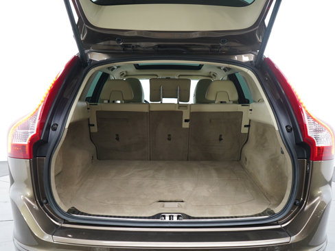 Used 2015 Volvo XC60 T6 Platinum image 16