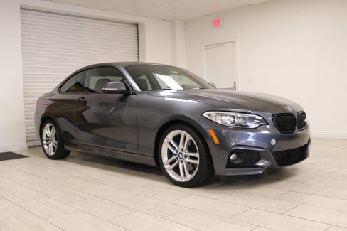 Used 2017 BMW 230i Coupe w/ Premium Package image 4