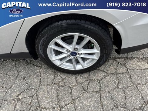 Certified 2018 Ford Focus SE image 13