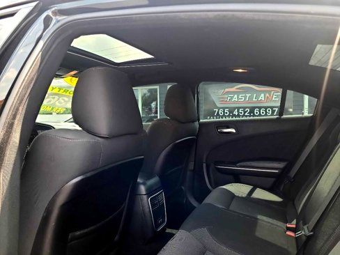 Used 2019 Dodge Charger SXT image 9
