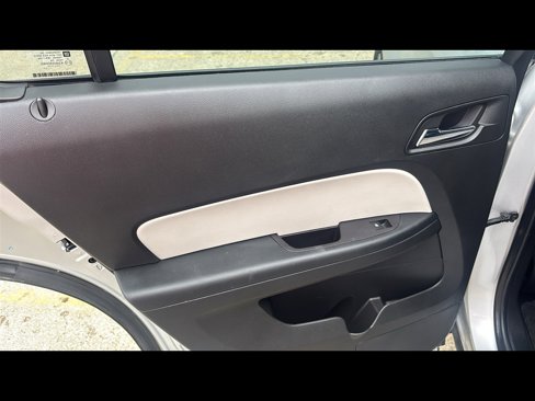 Used 2017 Chevrolet Equinox Premier image 22