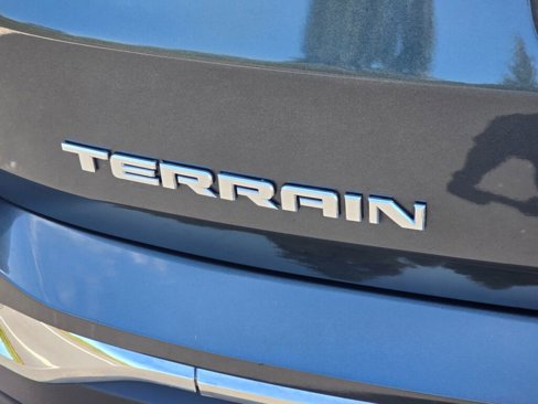 Used 2021 GMC Terrain SLT image 16