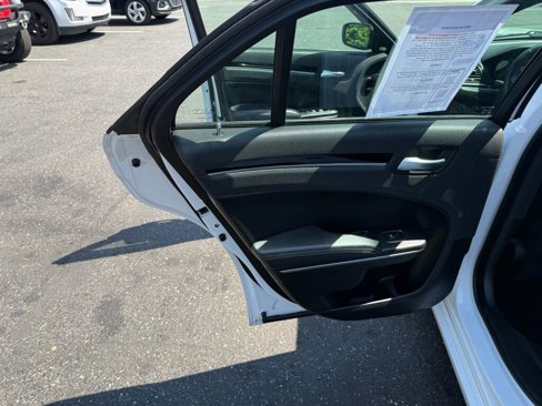 Used 2019 Chrysler 300 S image 19