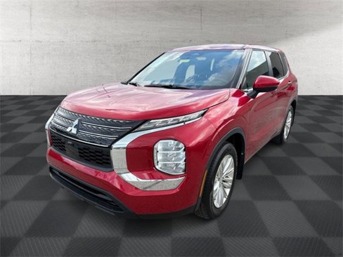 Used 2022 Mitsubishi Outlander ES image 3