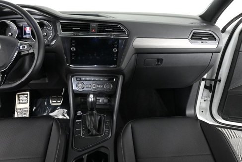 Certified 2021 Volkswagen Tiguan SE R-Line image 18