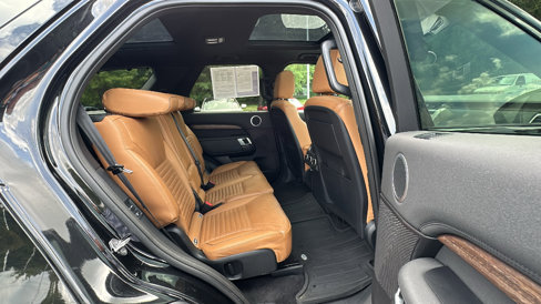 Used 2017 Land Rover Discovery HSE image 25