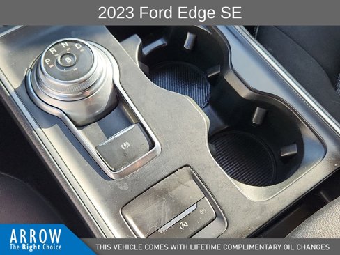 Used 2023 Ford Edge SE image 28