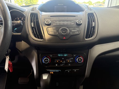 Used 2017 Ford Escape SE image 13