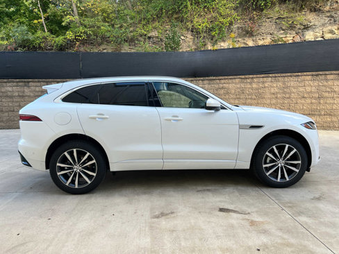 New 2025 Jaguar F-PACE R-Dynamic S image 7
