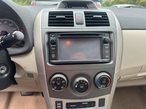 Used 2012 Toyota Corolla LE image 9